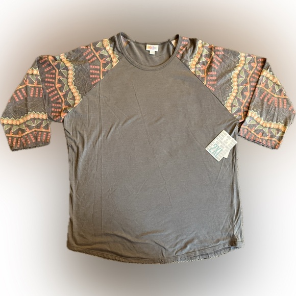 LuLaRoe Tops - LuLaRoe Randy Top